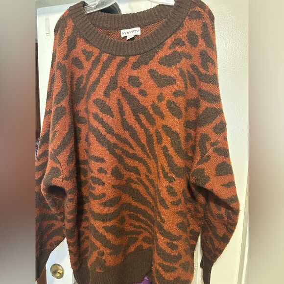 Ava & Viv Brown and Black Crew Neck Animal Print Sweater - Picture 3 of 13